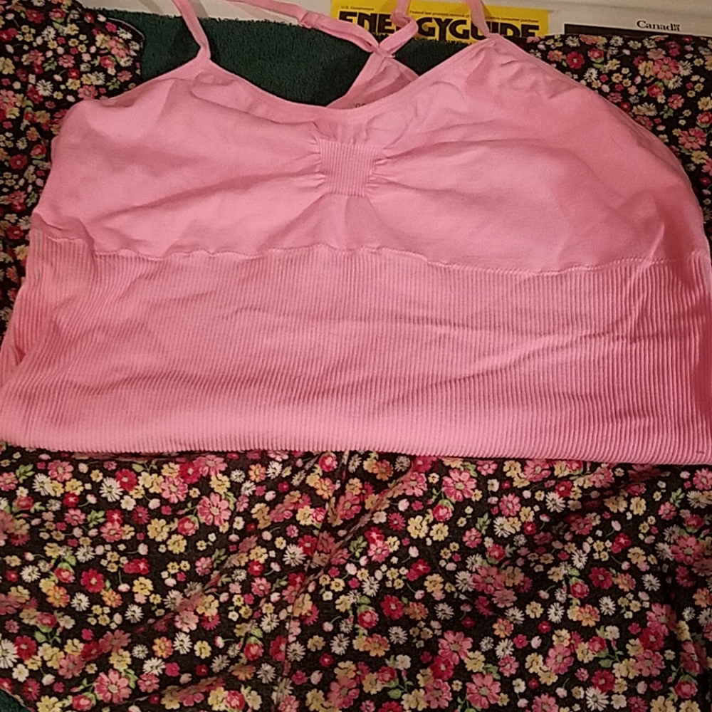 Gently worn stretch top and capri set